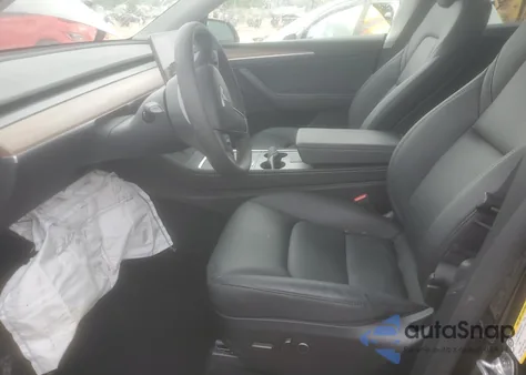 2024 Tesla Model Y из США, поврежденный, VIN 7SAYGDED0RF079172